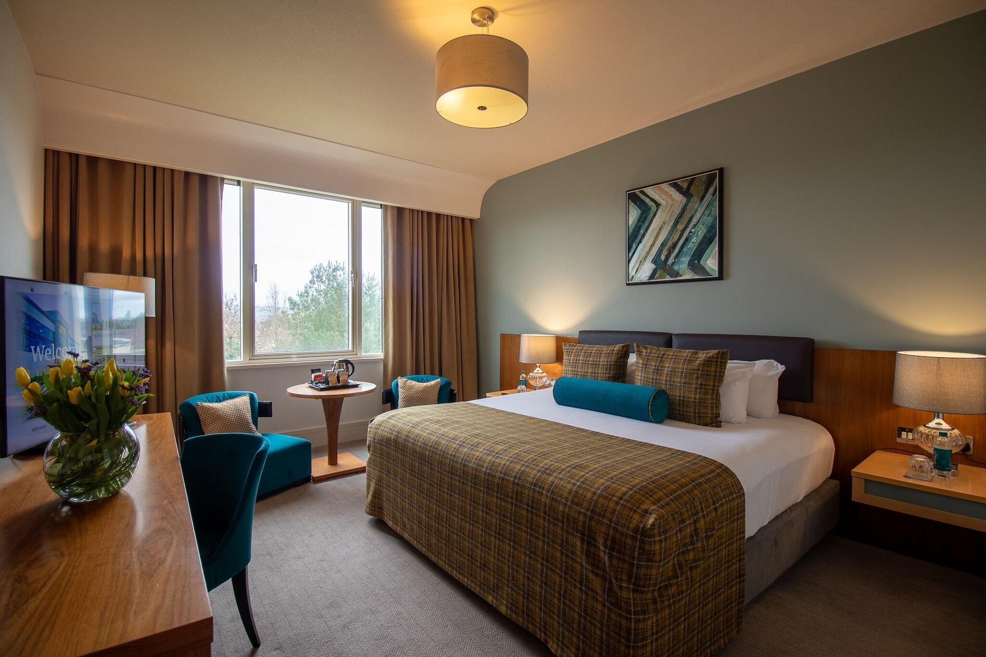 Fota Island Hotel And Spa Exterior foto A bedroom at the hotel