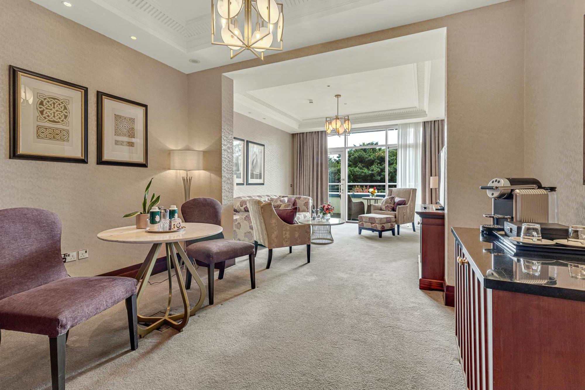 Fota Island Hotel And Spa Exterior foto The Drawing Room at The Connaught