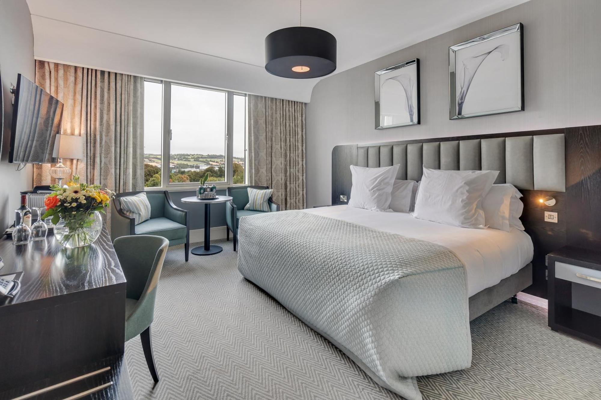 Fota Island Hotel And Spa Exterior foto A room at the hotel
