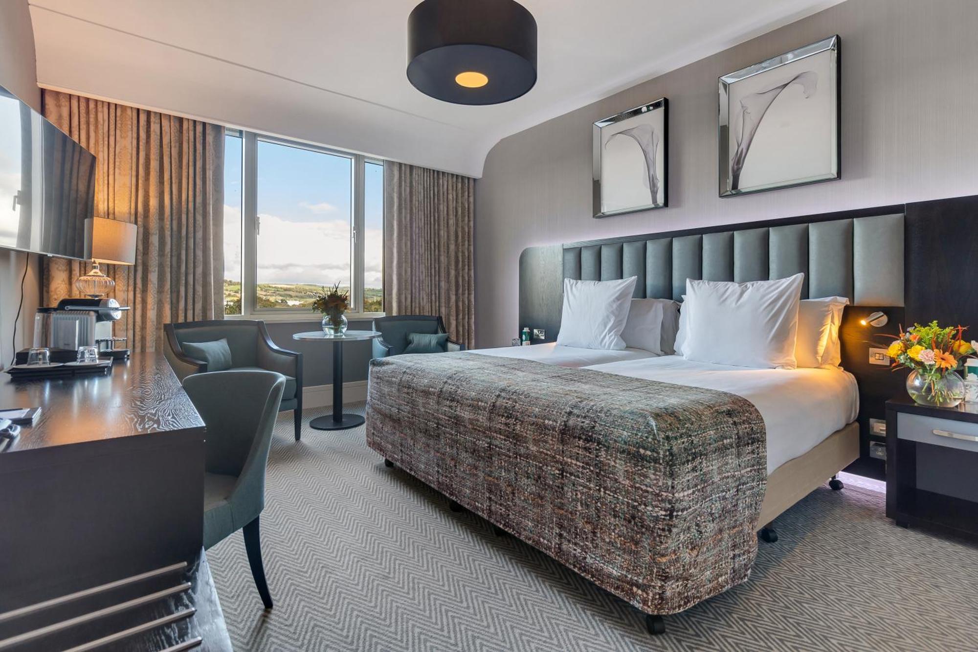 Fota Island Hotel And Spa Exterior foto A room at the InterContinental Dublin