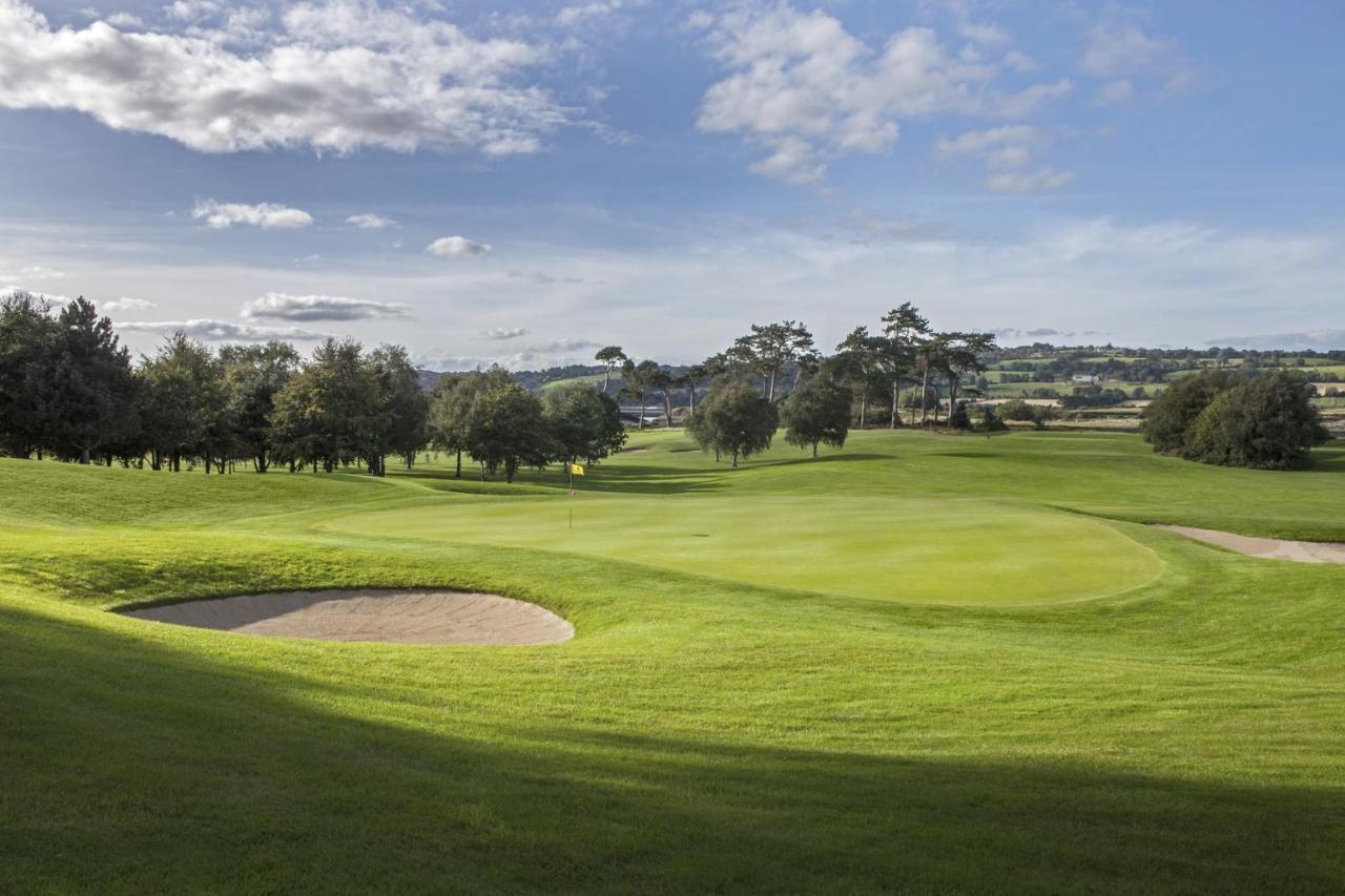 Fota Island Hotel And Spa Exterior foto The 18th green
